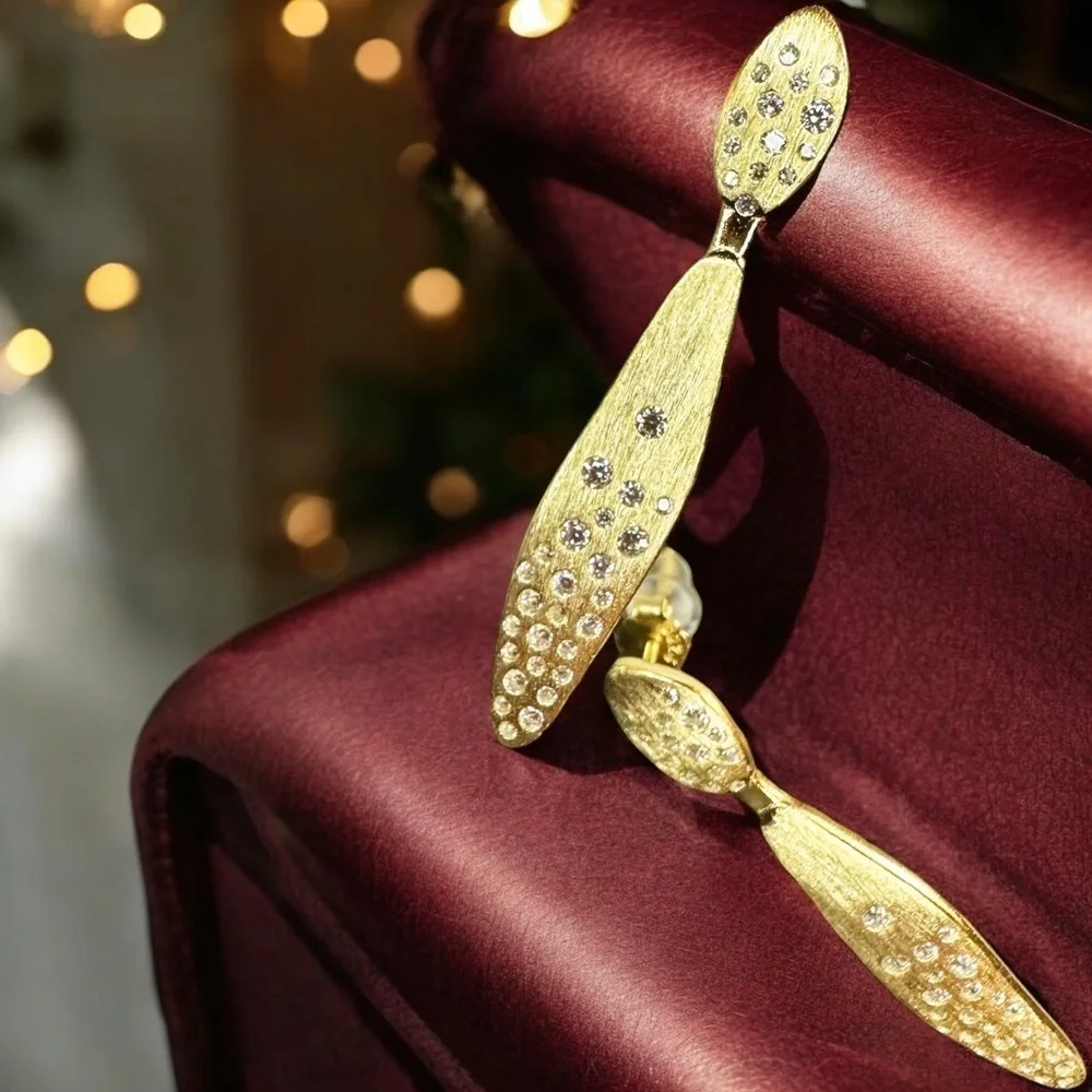 NEW Elegant Brushed Gold-Plated Sterling Silver Crystal Encrusted Drop Earrings